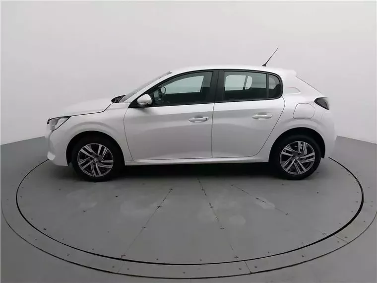 Peugeot 208 Branco 7