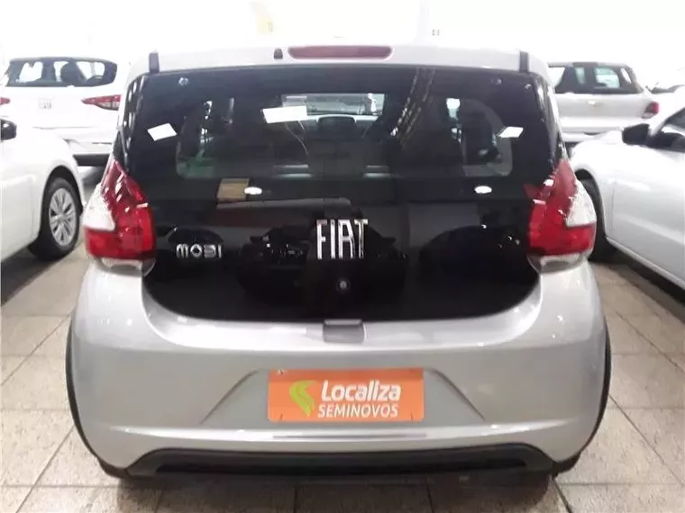 Fiat Mobi Prata 15