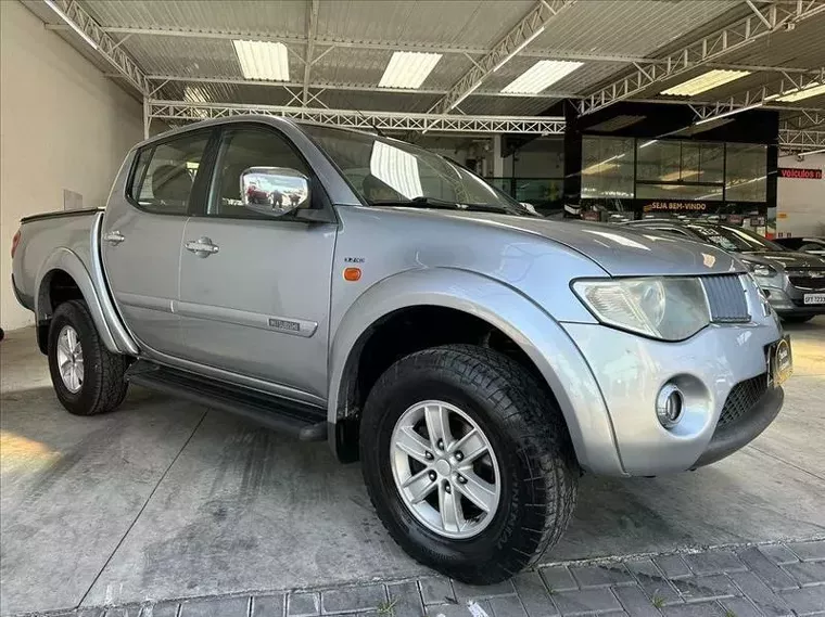 Mitsubishi L200 Triton Prata 4