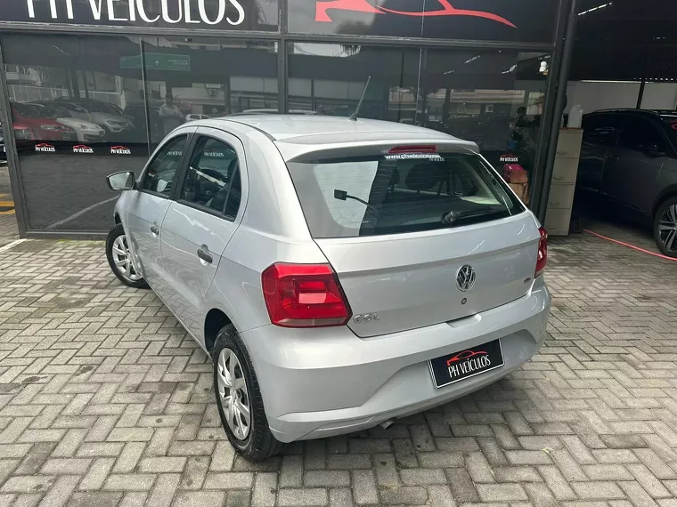 Volkswagen Gol Prata 3