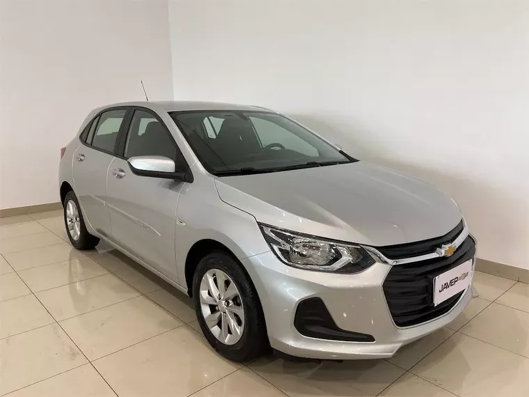 Chevrolet Onix Prata 9