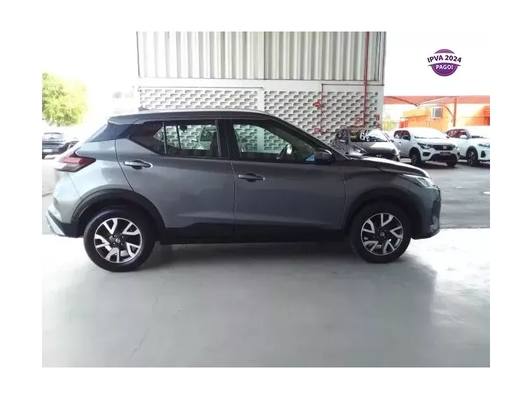 Nissan Kicks Cinza 5