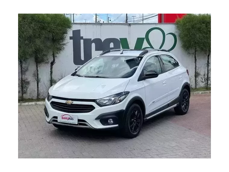 Chevrolet Onix Branco 1