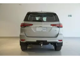 Toyota Hilux SW4