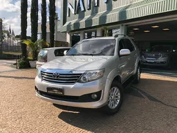 Toyota Hilux SW4