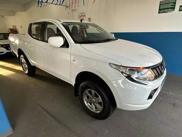 Mitsubishi L200 Triton Branco 9