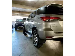Toyota Hilux SW4