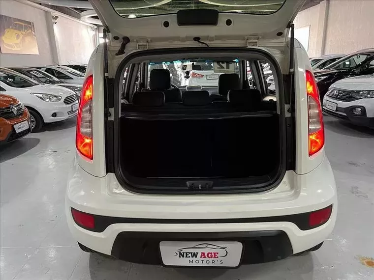 KIA Soul Branco 15