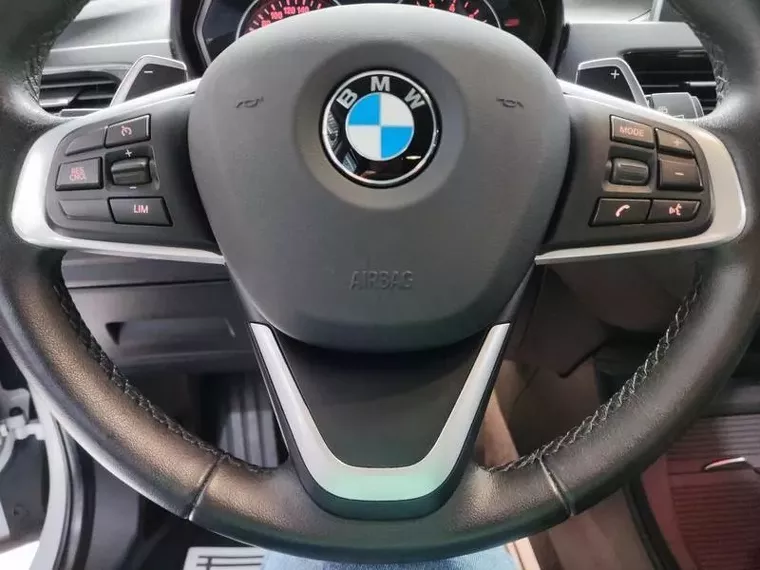 BMW X1 Prata 14