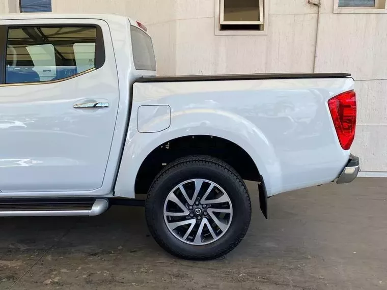 Nissan Frontier Branco 19