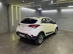 Hyundai HB20X