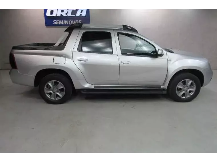 Renault Duster Oroch Prata 7