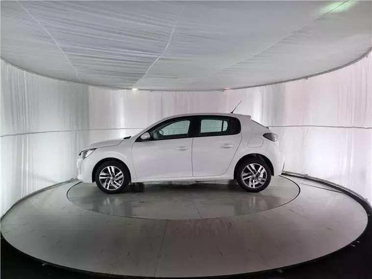 Peugeot 208 Branco 13