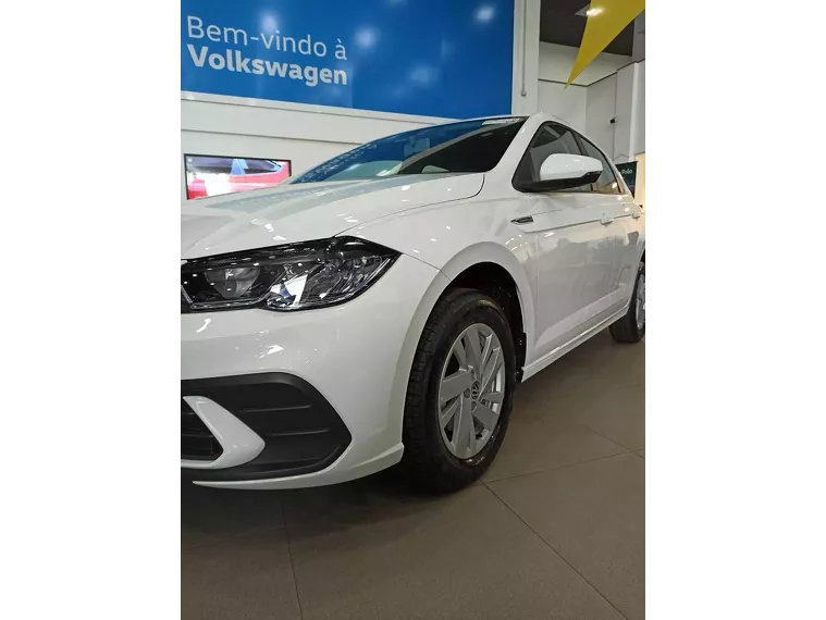 Volkswagen Polo Hatch Branco 1