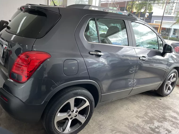 Chevrolet Tracker Cinza 5