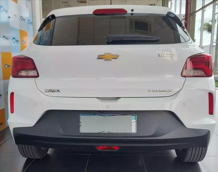 Chevrolet Onix Branco 6