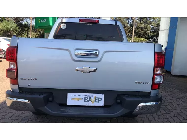 Chevrolet S10 Prata 11