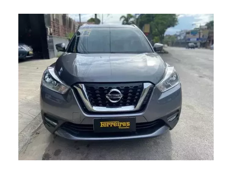 Nissan Kicks Cinza 1