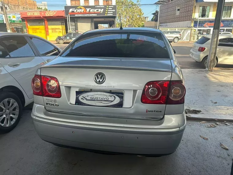 Volkswagen Polo Sedan Prata 6