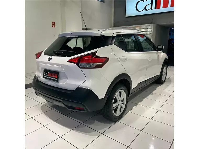 Nissan Kicks Branco 13