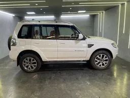 Mitsubishi Pajero TR4
