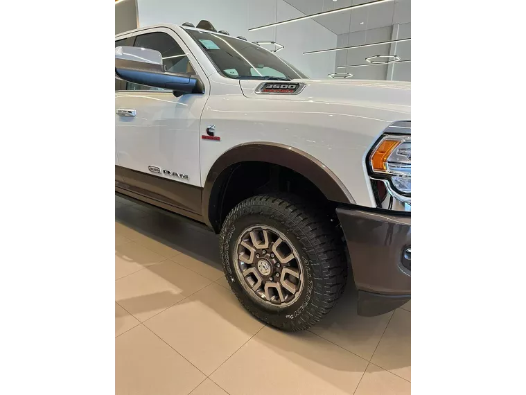 RAM 3500 Branco 2