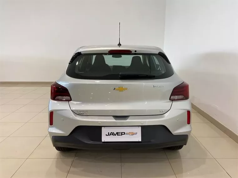 Chevrolet Onix Prata 15