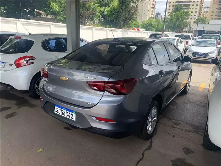 Chevrolet Onix Cinza 7