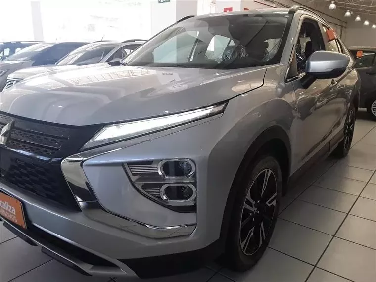 Mitsubishi Eclipse Cross Prata 3