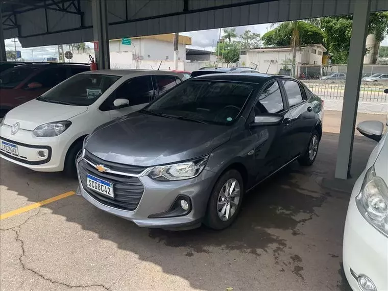 Chevrolet Onix Cinza 1