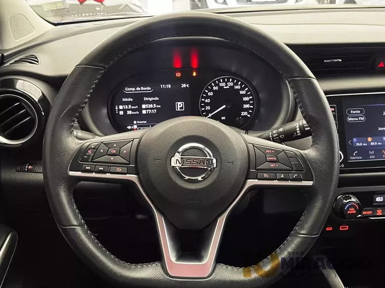 Nissan Kicks Preto 2