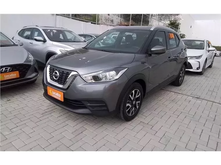 Nissan Kicks Cinza 4