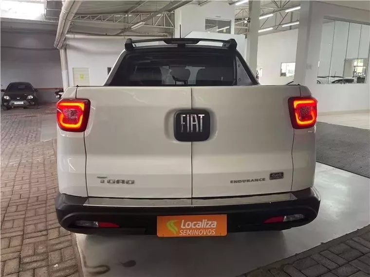 Fiat Toro Branco 2