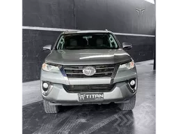 Toyota Hilux SW4