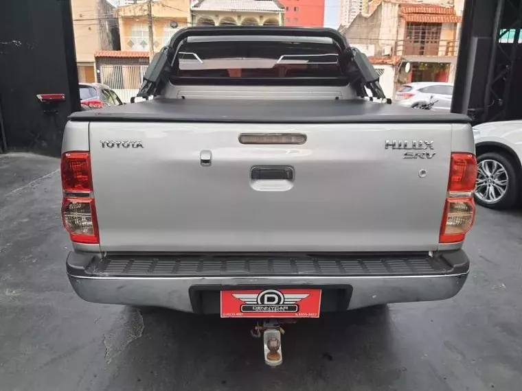 Toyota Hilux Prata 6