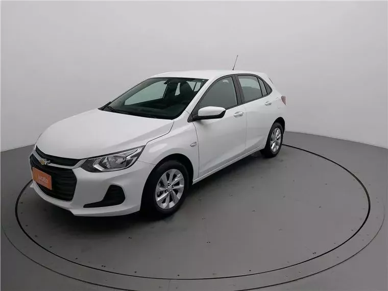 Chevrolet Onix Branco 9