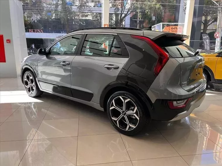 KIA Niro Cinza 13