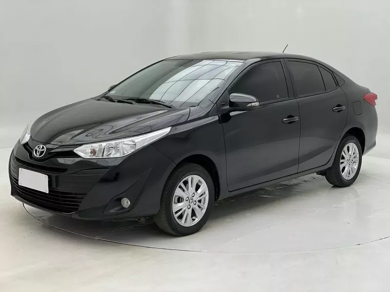 Toyota Yaris Preto 12