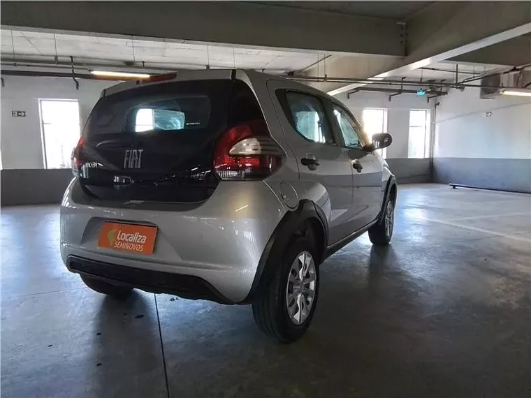 Fiat Mobi Prata 9