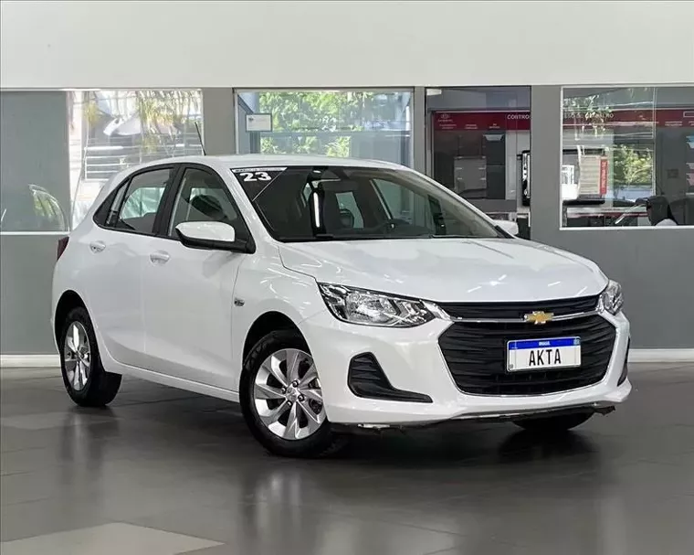 Chevrolet Onix Branco 7