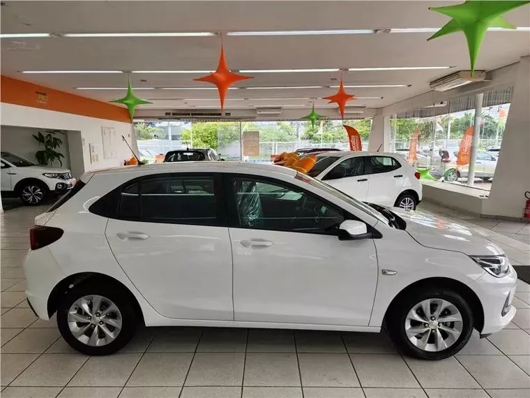 Chevrolet Onix Branco 6