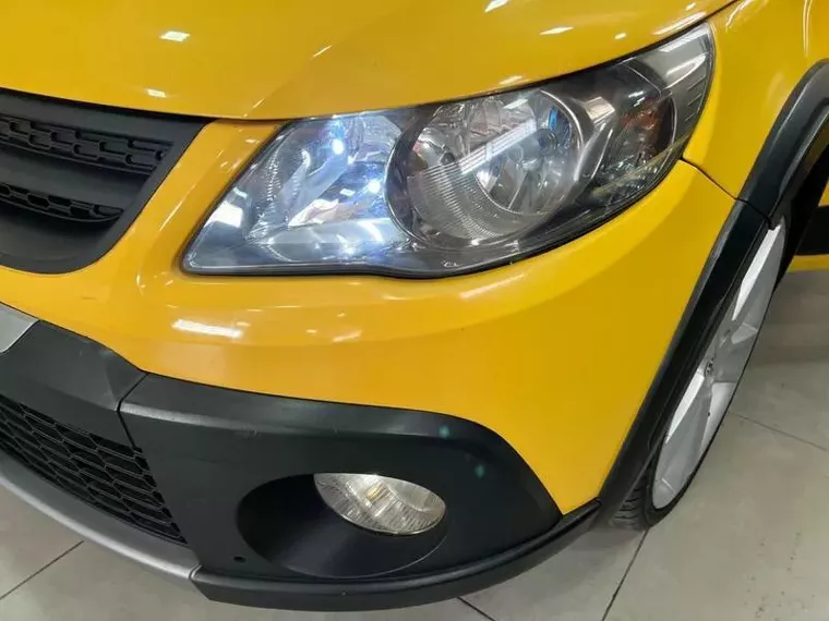 Volkswagen Saveiro Amarelo 17