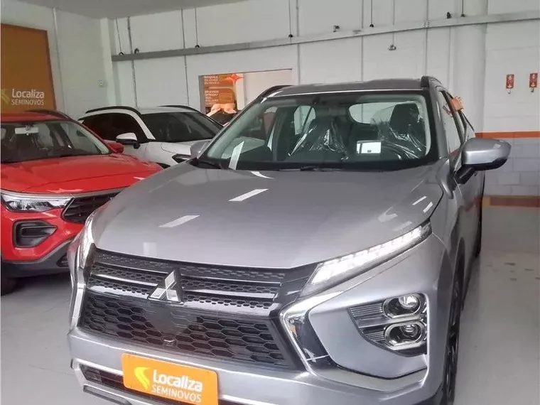 Mitsubishi Eclipse Cross Prata 11