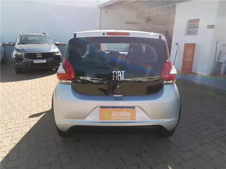 Fiat Mobi Prata 9