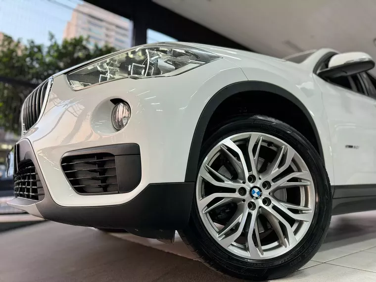 BMW X1 Branco 14