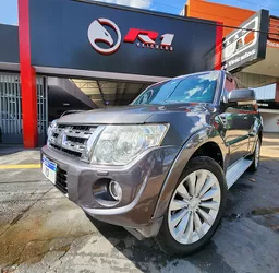 Mitsubishi Pajero Full