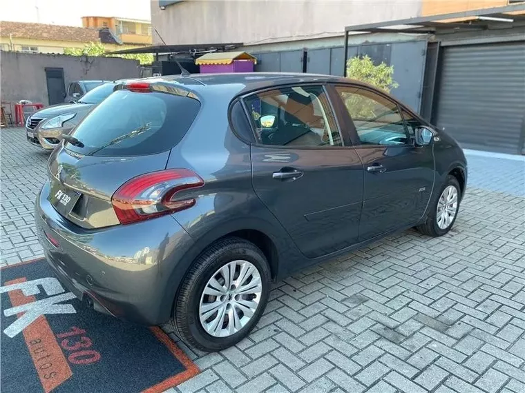 Peugeot 208 Cinza 7