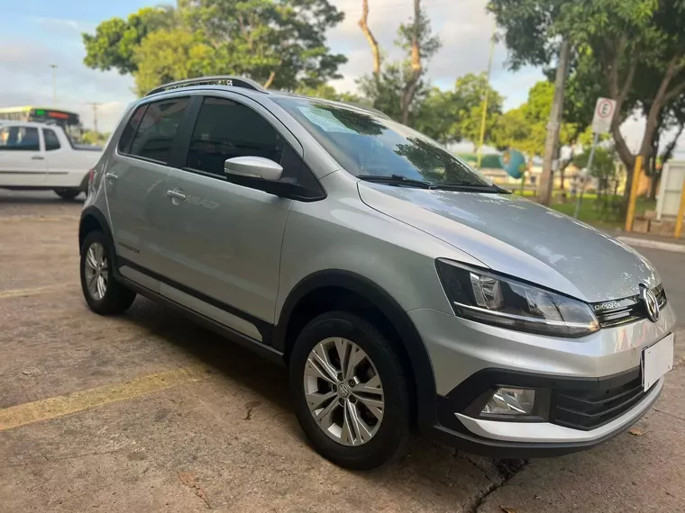 Volkswagen Crossfox Prata 8