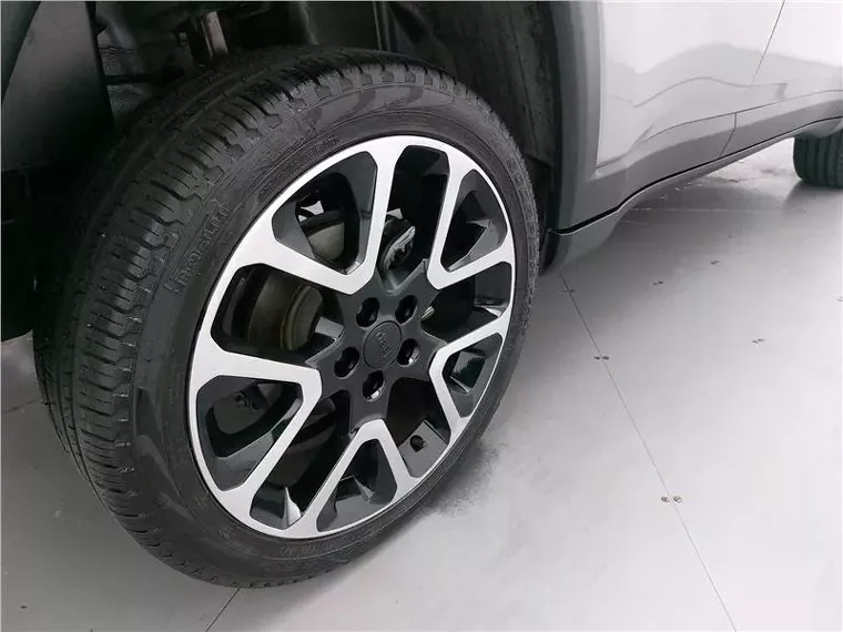 Jeep Compass Prata 17