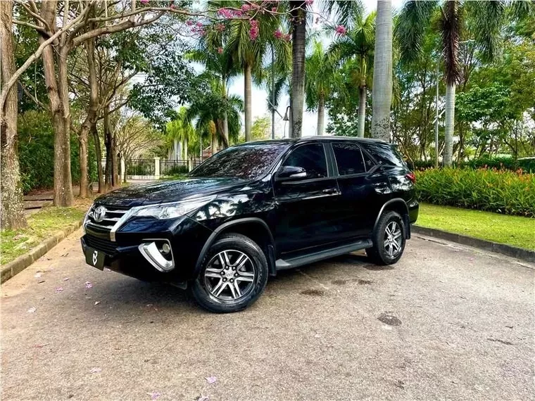 Toyota Hilux SW4 Preto 7